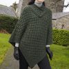 Magnifique Poncho, Laine Mérinos extra douce, Vert mousse