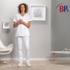 Blouse Médicale Femme Stretch Blanche portée avec Pantalon Blanc